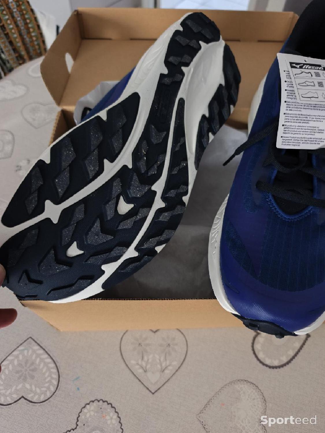 Bonne affaire chaussure de trail Comme neuf (c'est déjà la condition standard) Mizuno reconditionné disponible sur Sporteed | Dero