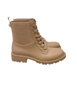 Acheter Boots à lacet blanc cassé TEXTO T39 de seconde main - 30,00 € Boots à lacet blanc cassé TEXTO T39 de seconde main N/A reconditionné disponible sur Claquettes Market