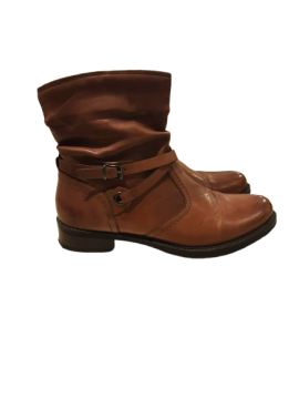 Acheter Boots en cuir cognac ERAM T39 de seconde main - 28,00 € Boots en cuir cognac ERAM T39 de seconde main Eram reconditionné disponible sur Claquettes Market
