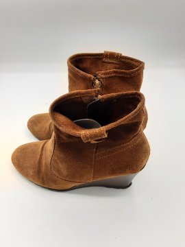 Acheter boots esprit camel de seconde main - 30,00 € boots esprit camel de seconde main Esprit reconditionné disponible sur Claquettes Market