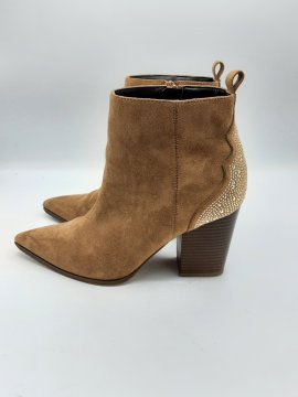 Boots Texto camel et strass de seconde main - 30,00 € Boots Texto camel et strass de seconde main reconditionné disponible sur Claquettes Market