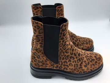 BOOTS TEXTO LEOPARD DE SECONDE MAIN - 30,00 € BOOTS TEXTO LEOPARD DE SECONDE MAIN reconditionné disponible sur Claquettes Market