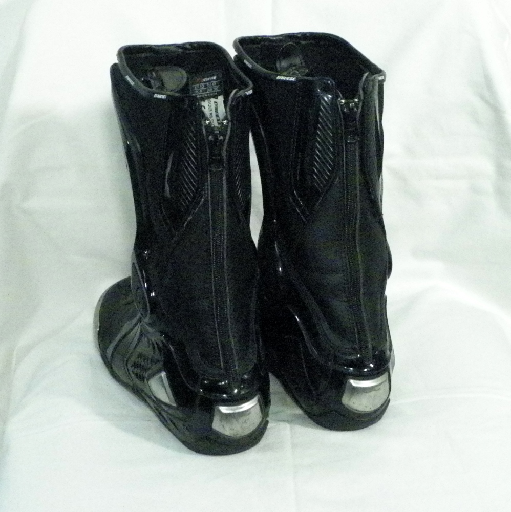 Voir photo 3 de Botte de Moto Homme Noir DAINESE Pointure 43 Botte de Moto Homme Noir DAINESE Pointure 43 Bon état reconditionné photo 3