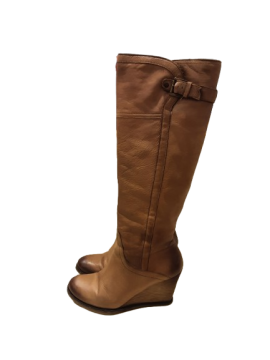 Bottes bocage camel de seconde main - 40,00 € Bottes bocage camel de seconde main Bocage reconditionné disponible sur Claquettes Market | Dero