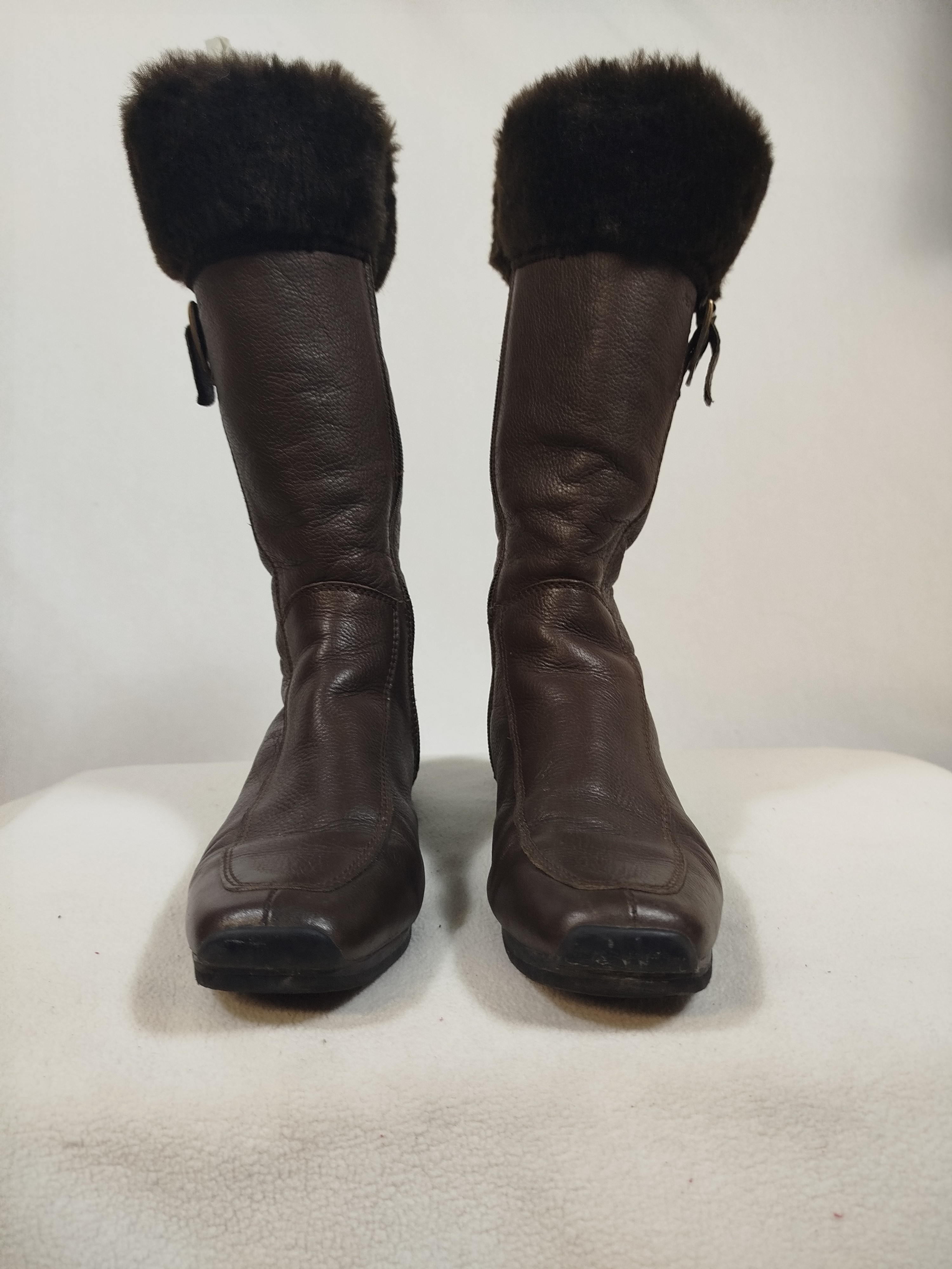 Voir photo 2 de Bottes cuir marron Femme - Geox - T 38 Bottes cuir marron Femme - Geox - T 38 Très bon état reconditionné photo 2