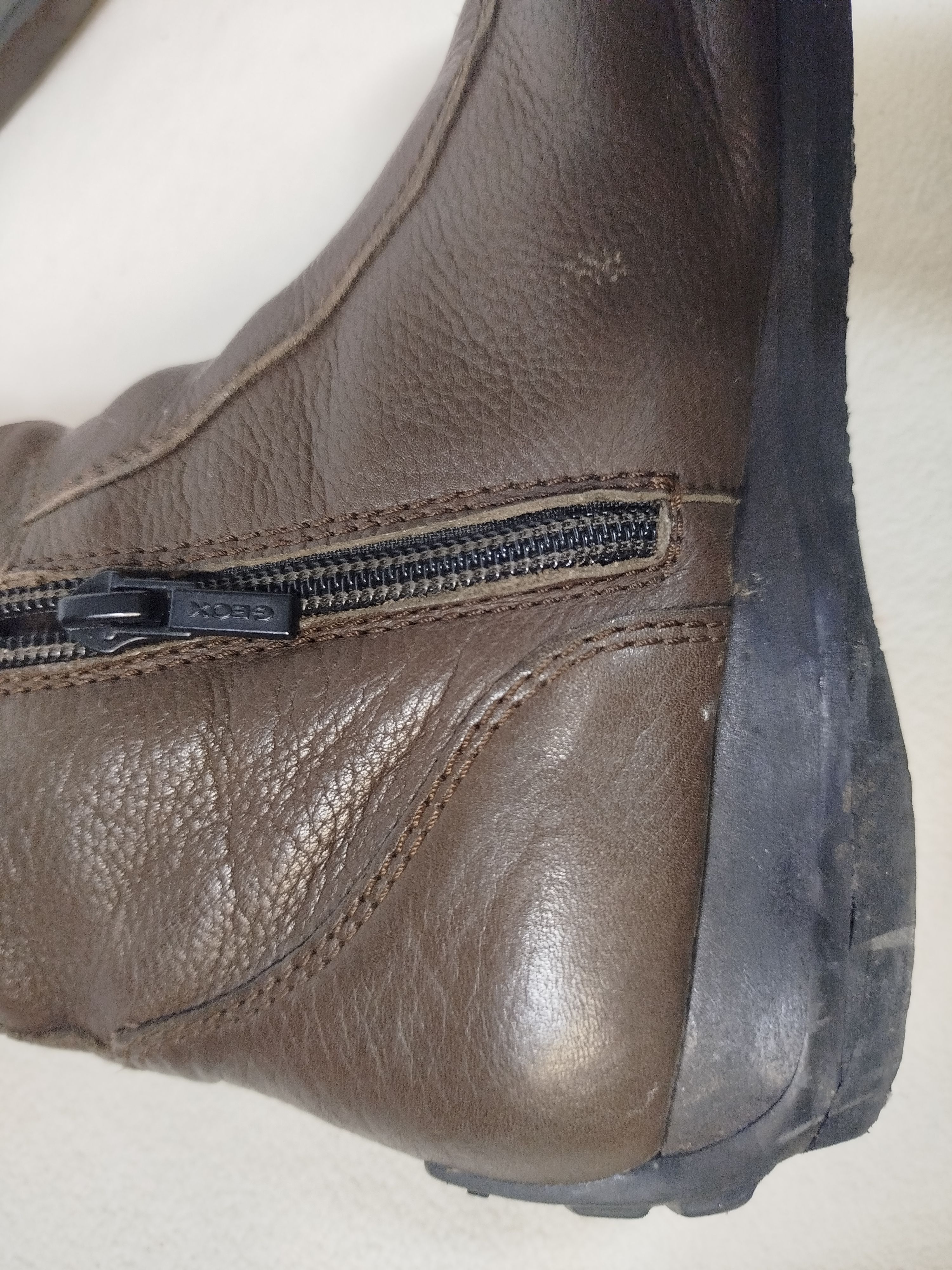Voir photo 8 de Bottes cuir marron Femme - Geox - T 38 Bottes cuir marron Femme - Geox - T 38 Très bon état reconditionné photo 8