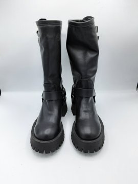 Acheter Bottes de seconde main - 50,00 € Bottes de seconde main reconditionné disponible sur Claquettes Market