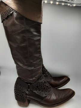 bottes de seconde mains - 40,00 € bottes de seconde mains N/A reconditionné disponible sur Claquettes Market | Dero