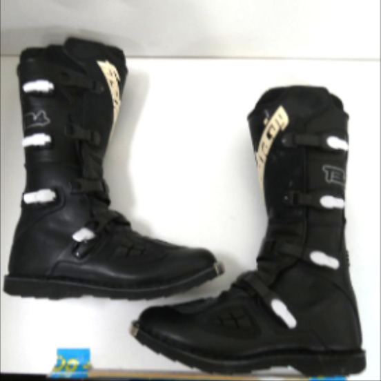 Acheter Bottes Firstracing taille 48 Très bon état - 39,00 € Bottes Firstracing taille 48 Très bon état reconditionné disponible sur Label Emmaüs
