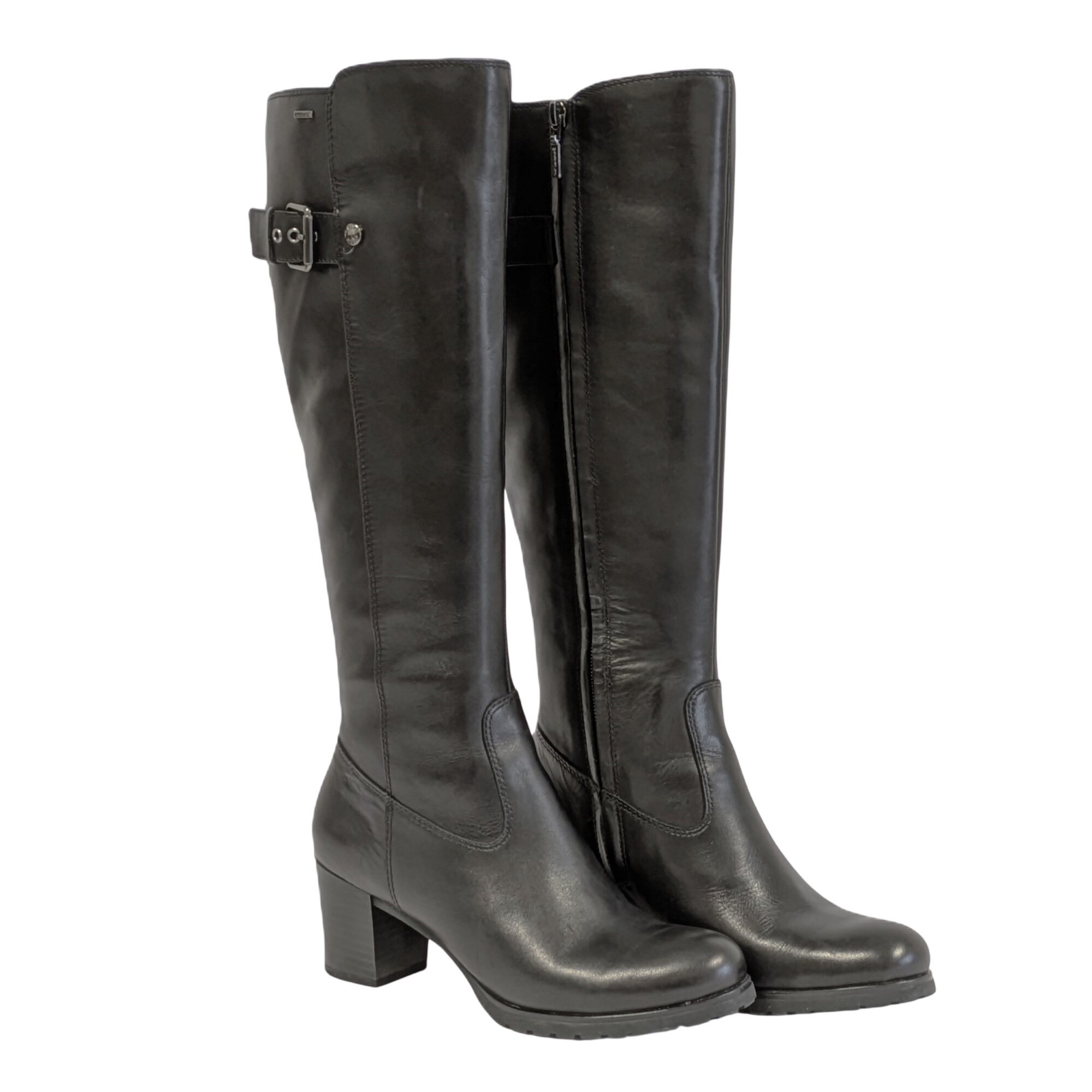Bottes hautes Geox en cuir noir - confort & style (T.37) Parfait état - 31,50 € Bottes hautes Geox en cuir noir - confort & style (T.37) Parfait état reconditionné disponible sur Label Emmaüs