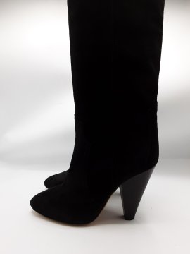 Bottes ISABEL MARANT ETOILE noires de seconde main - 180,00 € Bottes ISABEL MARANT ETOILE noires de seconde main Isabel Marant reconditionné disponible sur Claquettes Market