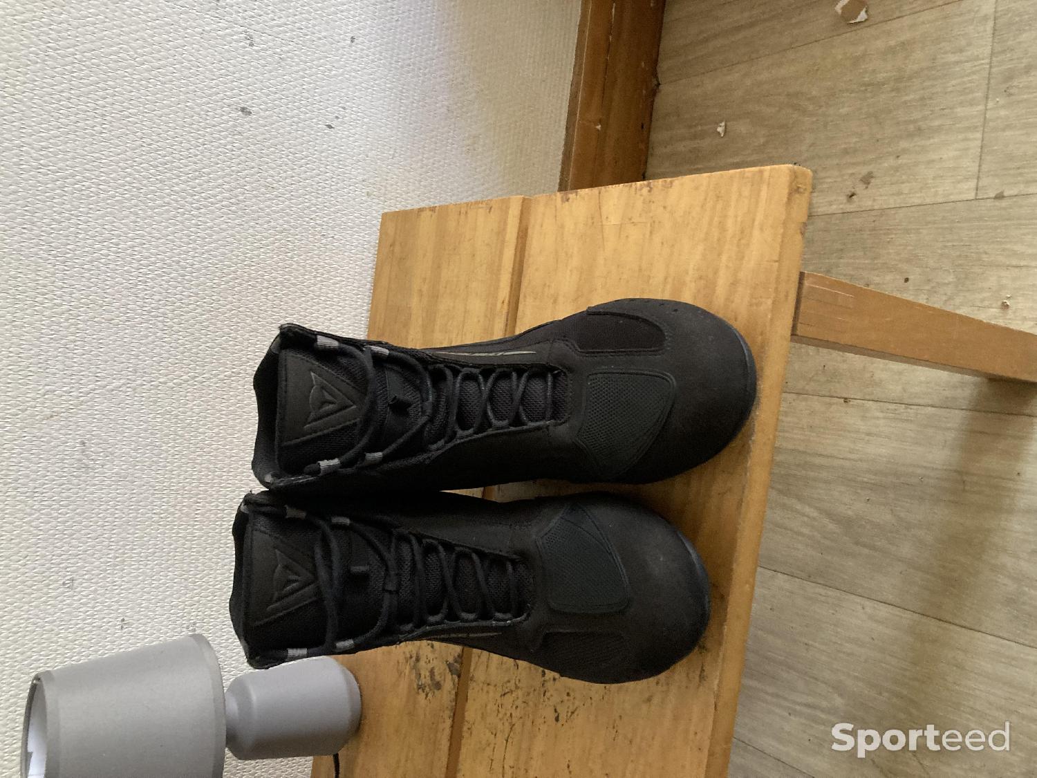 BOTTES MOTO DAINESSE MOTORSHOE MODÈLE D1 AIR LADY Comme neuf (c'est déjà la condition standard) Dainese reconditionné disponible sur Sporteed