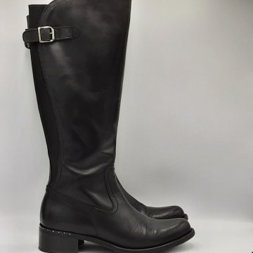 Bottes Myma noir de seconde main - 60,00 € Bottes Myma noir de seconde main N/A reconditionné disponible sur Claquettes Market | Dero