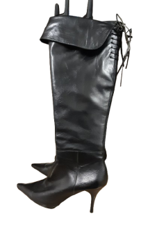 bottes noir - 50,00 € bottes noir N/A reconditionné disponible sur Claquettes Market | Dero