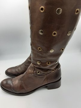 bottes rosemetal marron de seconde main État correct - 30,00 € bottes rosemetal marron de seconde main État correct Geox reconditionné disponible sur Claquettes Market
