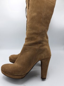 bottes san marina beige de seconde main - 30,00 € bottes san marina beige de seconde main San Marina reconditionné disponible sur Claquettes Market
