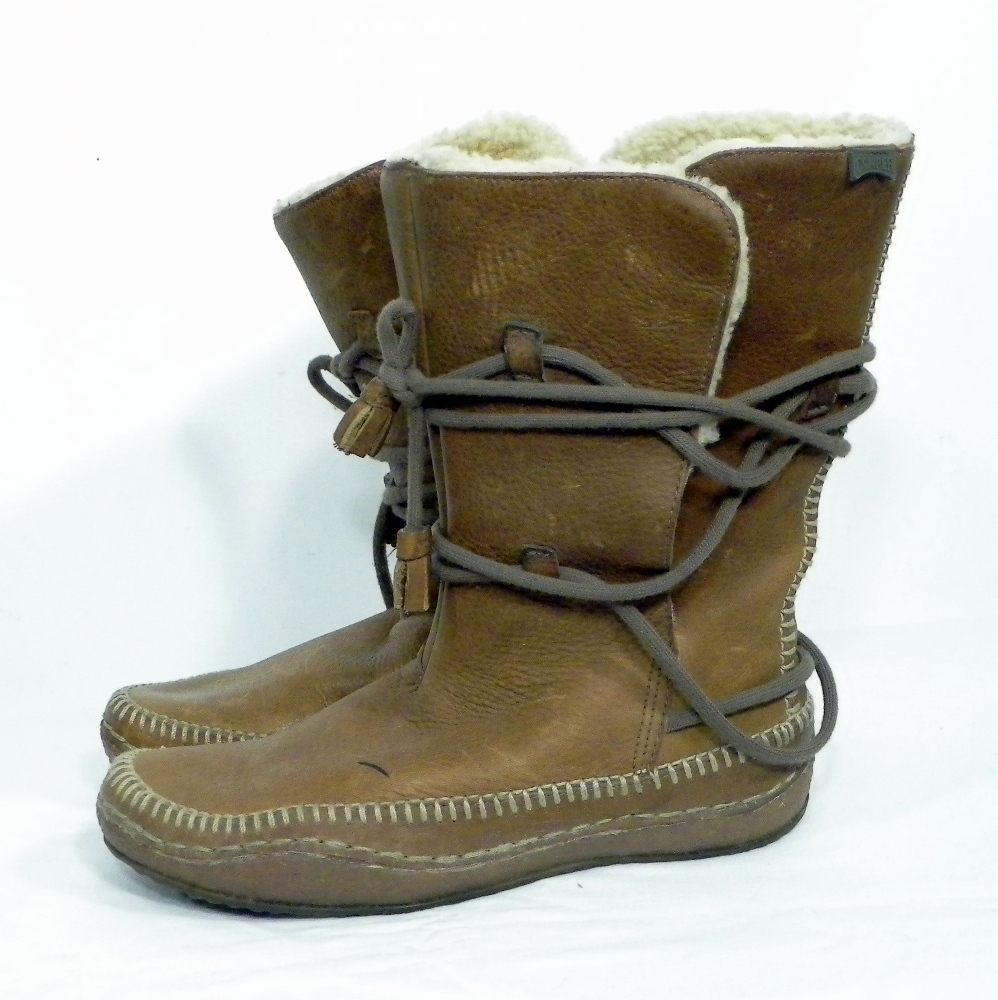 Bottine Femme Camel CAMPER Pointure 35. État correct - 35,00 € Bottine Femme Camel CAMPER Pointure 35. État correct reconditionné disponible sur Label Emmaüs
