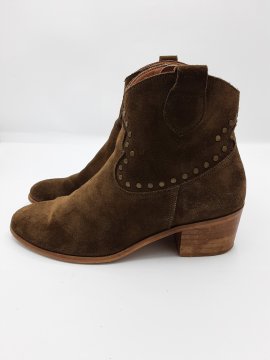Bottines à talons kaki TEXTO Seconde main - 20,00 € Bottines à talons kaki TEXTO Seconde main reconditionné disponible sur Claquettes Market