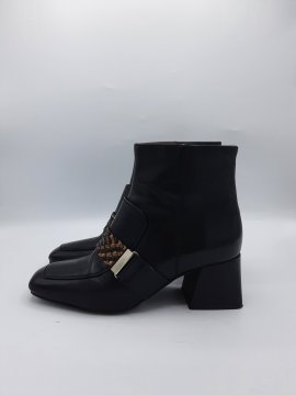 Bottines Bocage de seconde main - 70,00 € Bottines Bocage de seconde main Bocage reconditionné disponible sur Claquettes Market | Dero