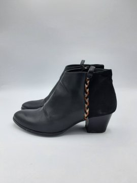 Bottines BOCAGE de seconde main - 50,00 € Bottines BOCAGE de seconde main Bocage reconditionné disponible sur Claquettes Market