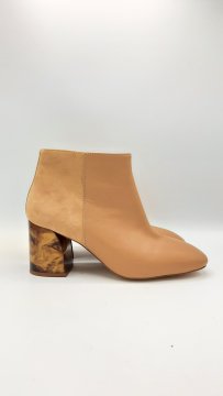 Bottines Bocage en cuir lisse et nubuck - 70,00 € Bottines Bocage en cuir lisse et nubuck Bocage reconditionné disponible sur Claquettes Market | Dero