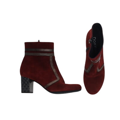 Acheter Bottines bordeaux à talons 6 cm - Femme - DORKING - Pointures 35 Très bon état - 11,45 € Bottines bordeaux à talons 6 cm - Femme - DORKING - Pointures 35 Très bon état reconditionné disponible sur Label Emmaüs