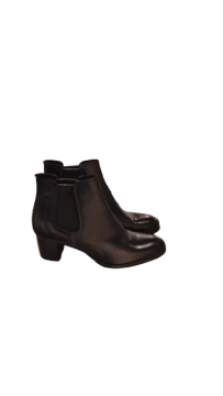 Bottines Chelsea a talon Minelli de seconde main - 30,00 € Bottines Chelsea a talon Minelli de seconde main Minelli reconditionné disponible sur Claquettes Market