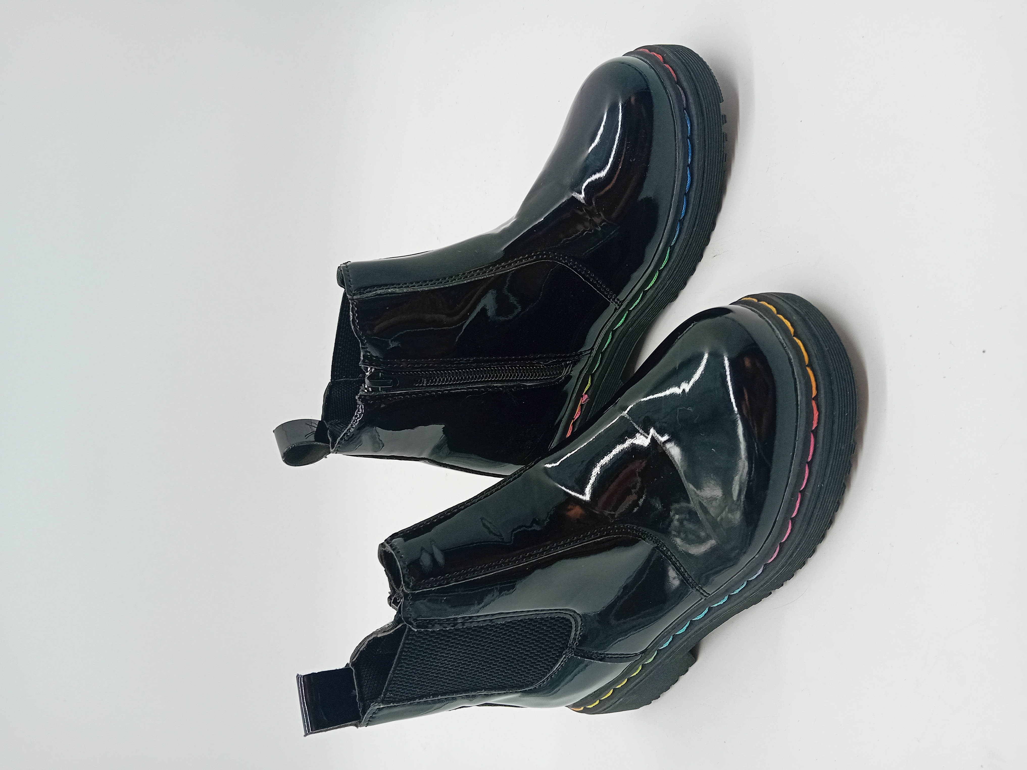 Voir photo 2 de Bottines Chelsea Vernies Noires Billie & Kenny (T5768) Bottines Chelsea Vernies Noires Billie & Kenny (T5768) Très bon état reconditionné photo 2