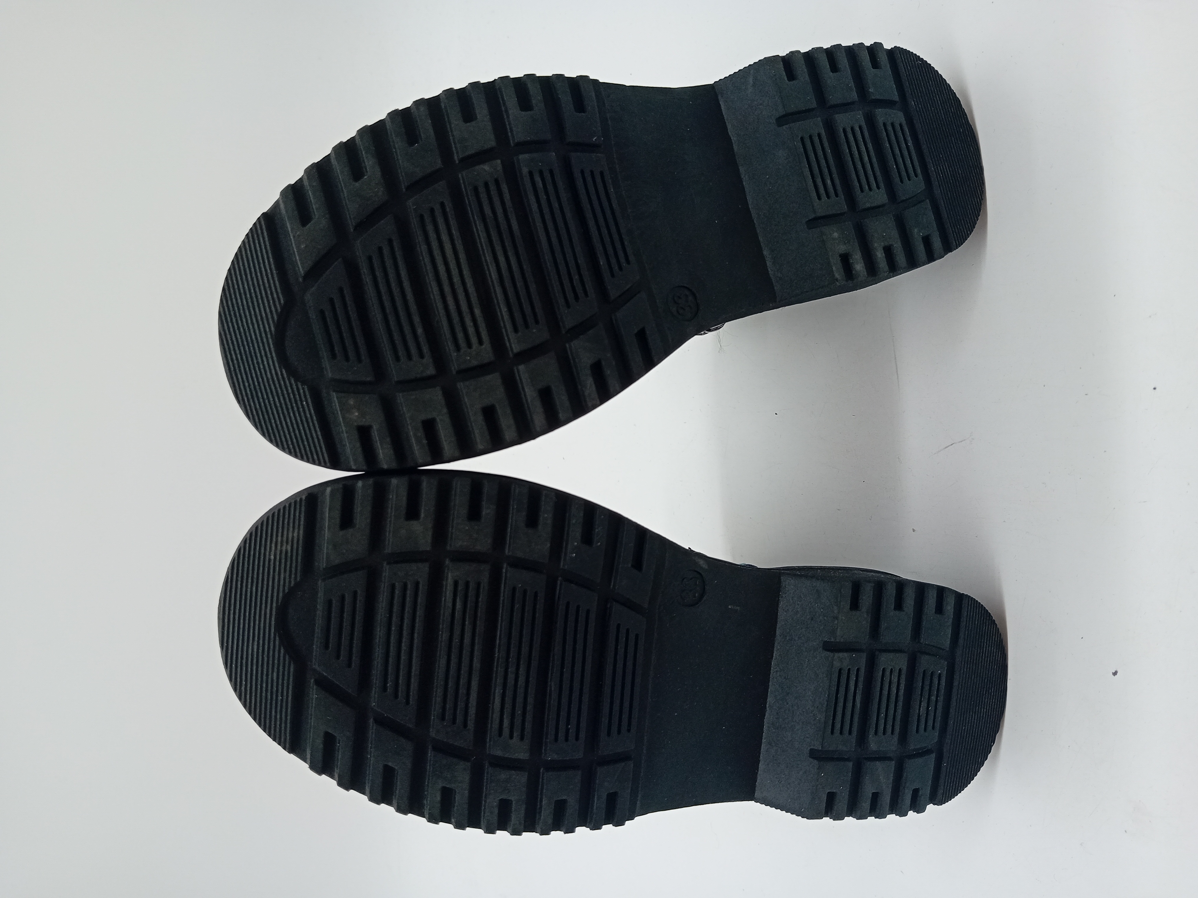 Voir photo 6 de Bottines Chelsea Vernies Noires Billie & Kenny (T5768) Bottines Chelsea Vernies Noires Billie & Kenny (T5768) Très bon état reconditionné photo 6