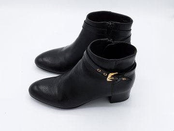 bottines cuir noir seconde main - 30,00 € bottines cuir noir seconde main reconditionné disponible sur Claquettes Market
