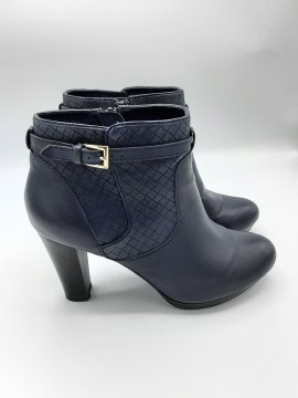 Acheter Bottines d'occasion - 30,00 € | Dero Bottines d'occasion Eram reconditionné disponible sur Claquettes Market | Dero