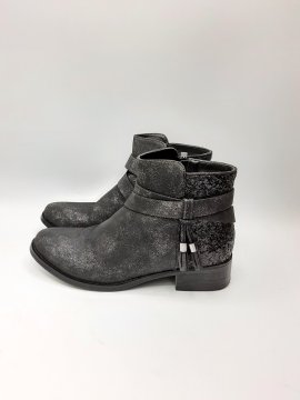 Bottines de seconde main - 15,00 € Bottines de seconde main N/A reconditionné disponible sur Claquettes Market | Dero