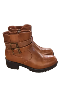 Bottines de seconde main - 10,00 € Bottines de seconde main N/A reconditionné disponible sur Claquettes Market