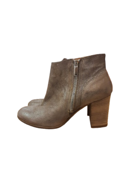 Bottines de seconde main Bon état - 10,00 € Bottines de seconde main Bon état Galeries Lafayette reconditionné disponible sur Claquettes Market