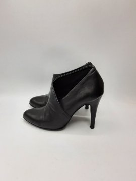 Acheter Bottines de seconde main - 25,00 € Bottines de seconde main Minelli reconditionné disponible sur Claquettes Market