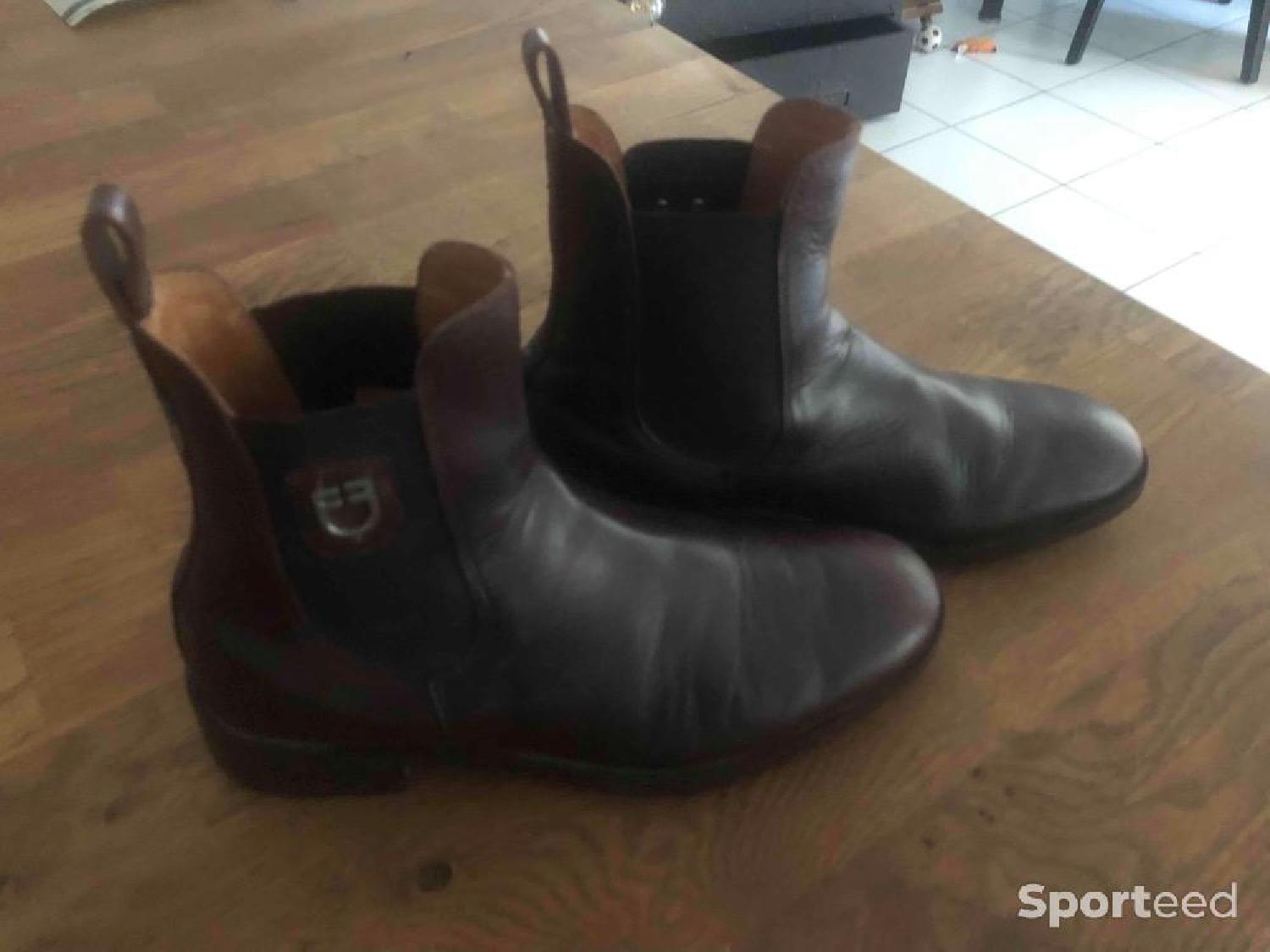 Bottines en cuir unisexe Très bon état - 45,00 € Bottines en cuir unisexe Très bon état reconditionné disponible sur Sporteed | Dero