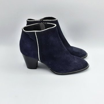Bottines Eram bleu de seconde main - 25,00 € Bottines Eram bleu de seconde main Eram reconditionné disponible sur Claquettes Market