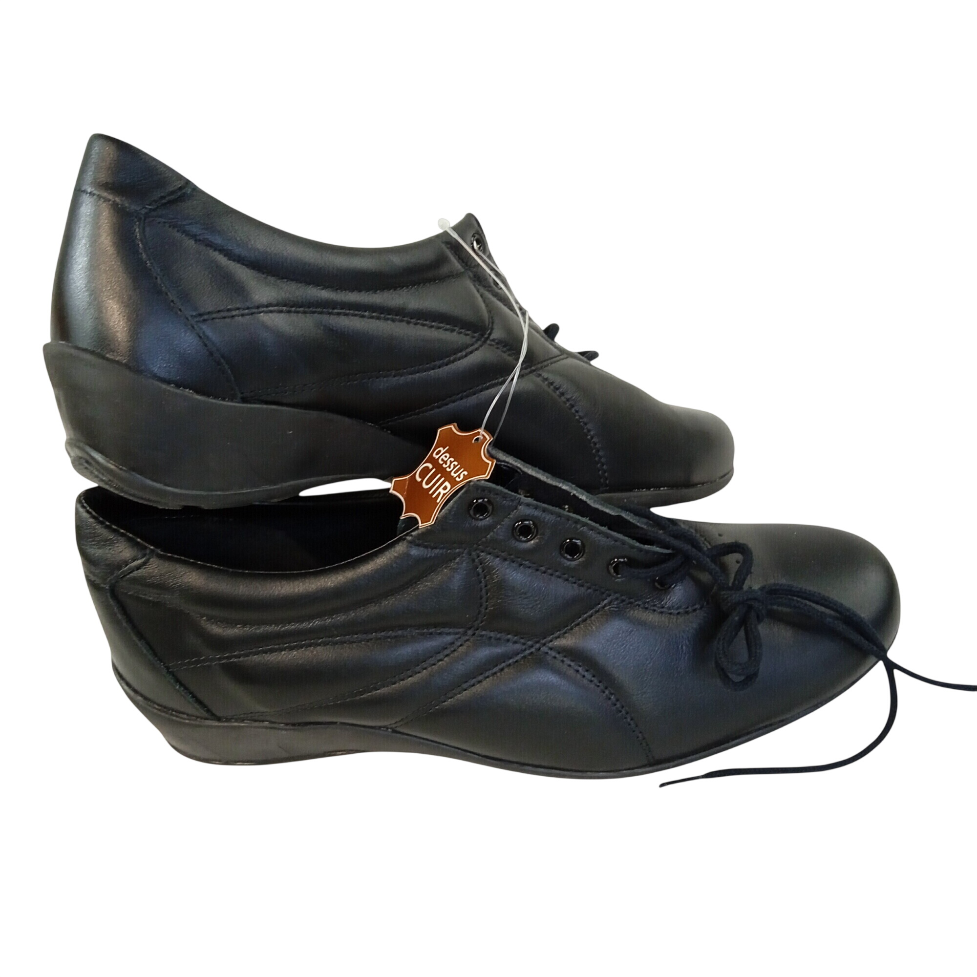 Acheter Bottines femme BOPY en cuir noir T 42 neuf Parfait état - 11,20 € Bottines femme BOPY en cuir noir T 42 neuf Parfait état reconditionné disponible sur Label Emmaüs