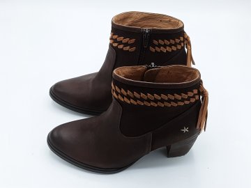 Acheter Bottines marron cuir seconde main - 30,00 € Bottines marron cuir seconde main N/A reconditionné disponible sur Claquettes Market