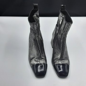 Acheter Bottines Métallisé argent - 50,00 € | Dero Bottines Métallisé argent N/A reconditionné disponible sur Claquettes Market | Dero