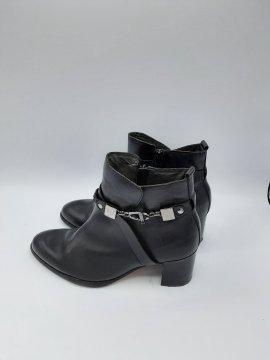 bottines noir de seconde main MAMZELLE - 35,00 € bottines noir de seconde main MAMZELLE reconditionné disponible sur Claquettes Market