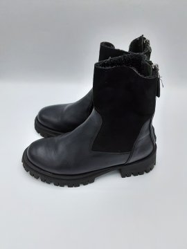 Bottines noir de seconde main - 30,00 € Bottines noir de seconde main Bocage reconditionné disponible sur Claquettes Market