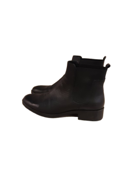 Bottines noir - 25,00 € Bottines noir N/A reconditionné disponible sur Claquettes Market | Dero