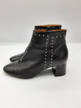Bottines noires à talons Texto Seconde main Bon état - 15,00 € Bottines noires à talons Texto Seconde main Bon état N/A reconditionné disponible sur Claquettes Market