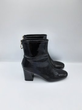 Bottines noires vernies ERAM de Seconde main - 20,00 € Bottines noires vernies ERAM de Seconde main reconditionné disponible sur Claquettes Market