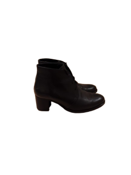 Acheter Bottines noireseram de seconde main - 25,00 € | Dero Bottines noireseram de seconde main Eram reconditionné disponible sur Claquettes Market | Dero