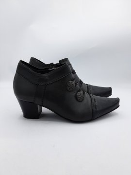 Acheter Bottines TILT grises de seconde main - 25,00 € Bottines TILT grises de seconde main reconditionné disponible sur Claquettes Market