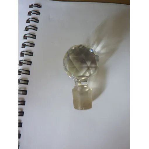 Acheter Bouchon De Carafe En Cristal Rond À Facettes (Modèle 1) Hauteur 5 Cm Diamètre 1cm Bon état - 10,00 € Bouchon De Carafe En Cristal Rond À Facettes (Modèle 1) Hauteur 5 Cm Diamètre 1cm Bon état reconditionné disponible sur Rakuten