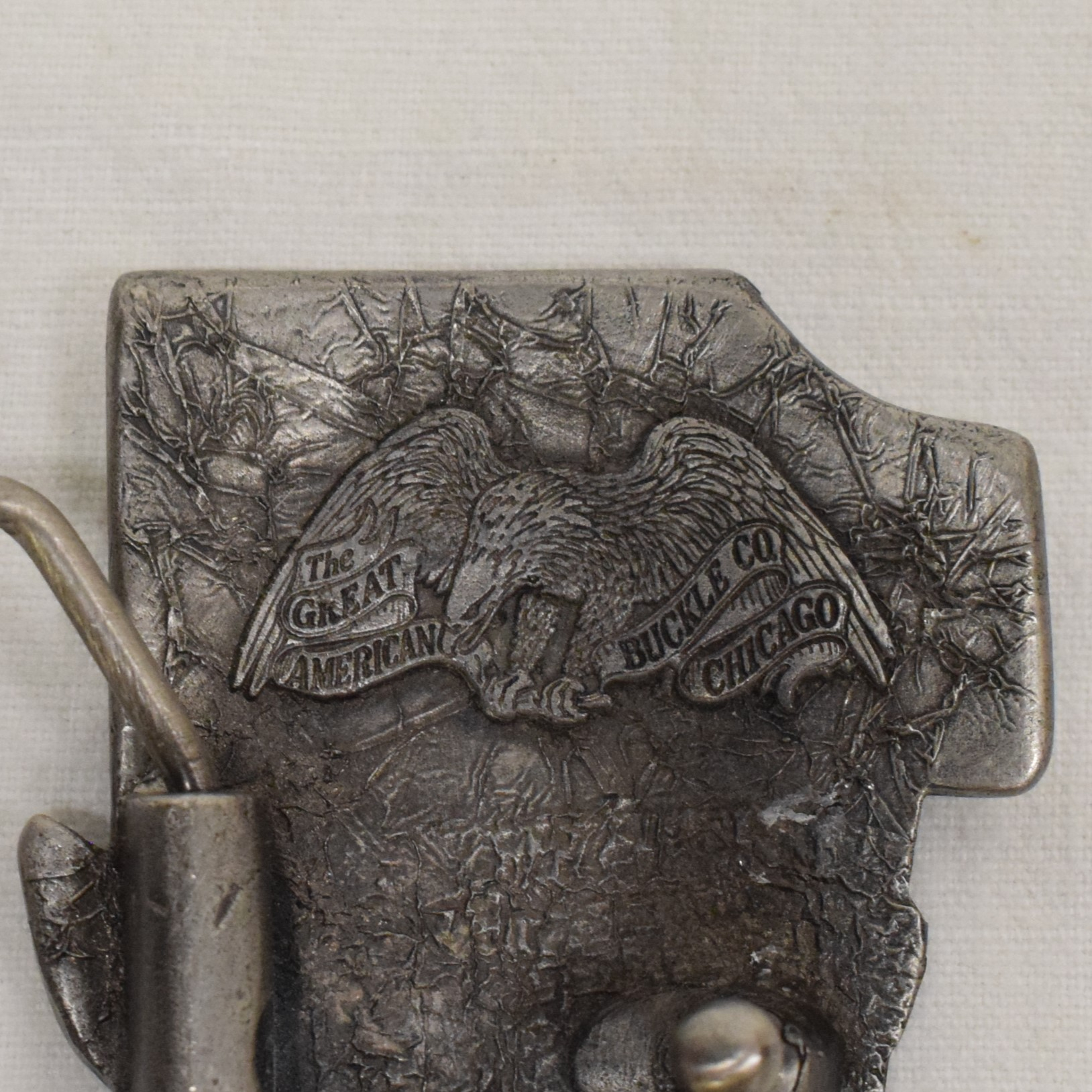 Voir photo 4 de Boucle de ceinture en métal et émail THE GREAT AMERICAN BUCKLE compagnie Boucle de ceinture en métal et émail THE GREAT AMERICAN BUCKLE compagnie Bon état reconditionné photo 4