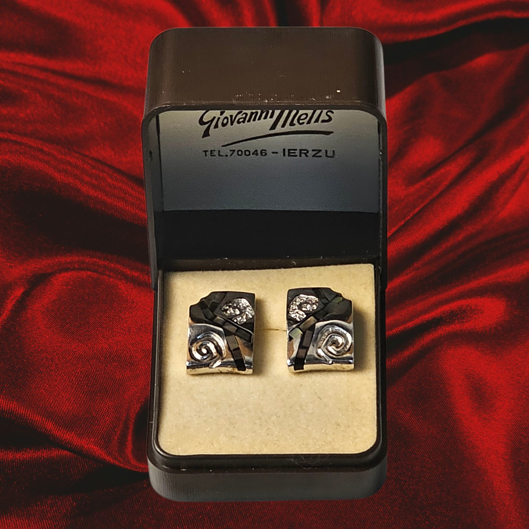 Boucles d'oreilles argent 925 Très bon état - 29,95 € Boucles d'oreilles argent 925 Très bon état reconditionné disponible sur Label Emmaüs